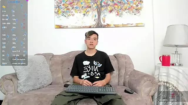 bunny_maxi from StripChat