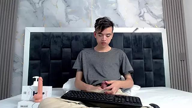 bunny_maxi from StripChat