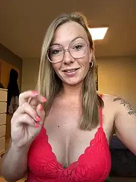 BunnyDiamond1 from StripChat