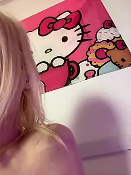 bunnyirisluv from StripChat is Freechat