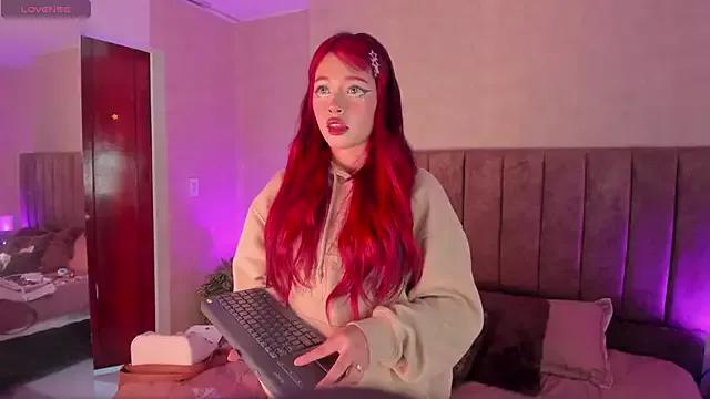 Bunnyylove from StripChat
