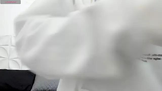 Bunnyylove from StripChat