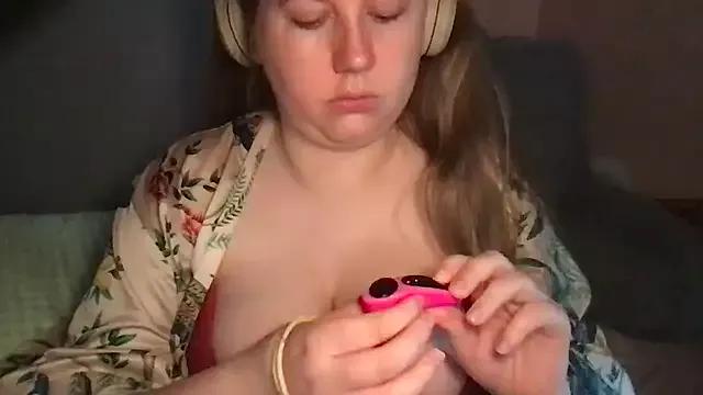 BustyBriannaX from StripChat is Freechat