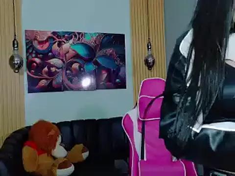 Try our streaming cams variety and talk on a personal level with our adorable girls streamers, showing off their bountiful shapes and dildos.