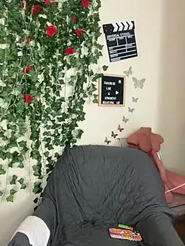 butterflybootyy from StripChat