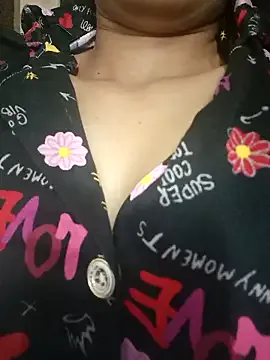 C-u-t-e-Sh-a-r-ma_Ji on StripChat 