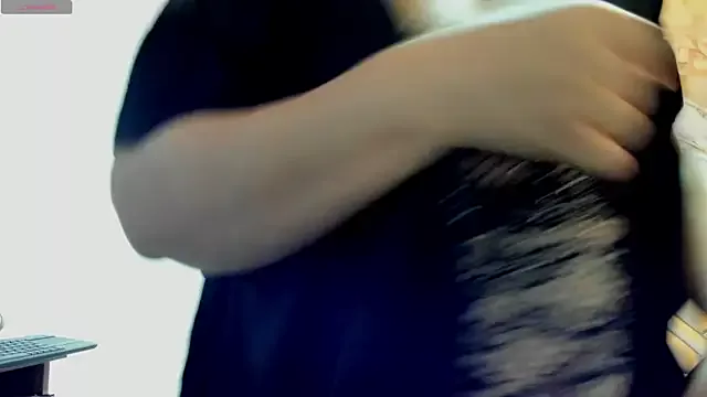 Caandyass on StripChat 