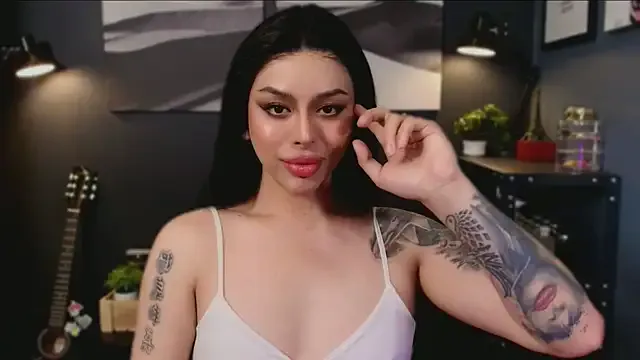 callmeLUNA from StripChat is Freechat