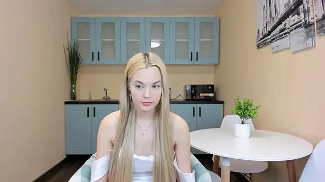CallMeMargo from StripChat is Freechat