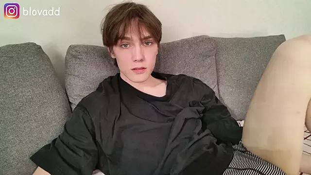 callmenineoneseven from StripChat