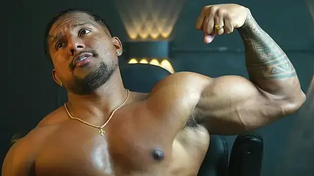 CallumMuscle from StripChat is Freechat