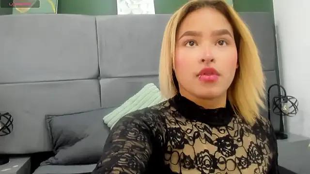 CamiilaGlow from StripChat is Freechat
