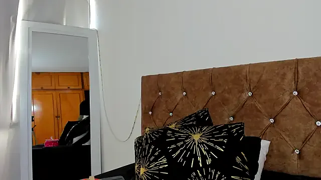 camila_collins7 from StripChat is Freechat