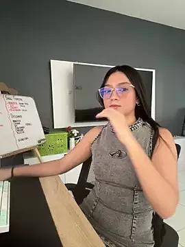 Camila_Vescari from StripChat is Freechat