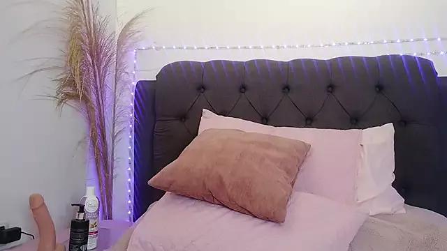 CamilaBrown from StripChat is Freechat