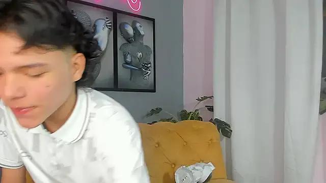 camillo_virgil from StripChat is Freechat