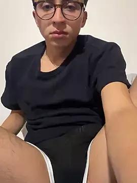 CamiRojas_boy from StripChat is Freechat
