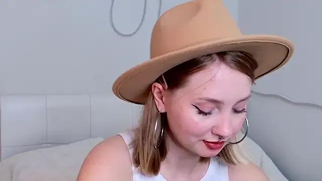 CandiceKingzz from StripChat is Freechat