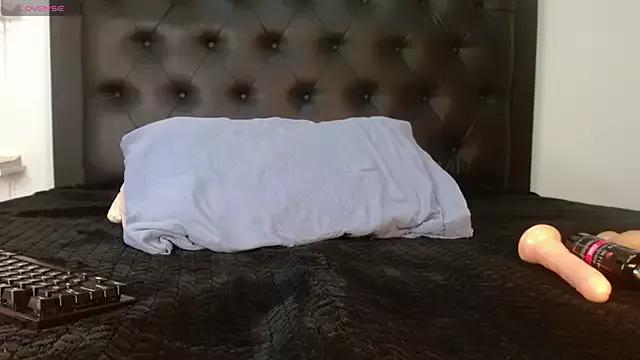 Try our streaming cams variety and talk on a personal level with our adorable girls streamers, showing off their bountiful shapes and dildos.