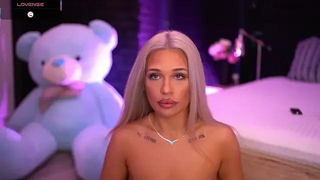 Try our streaming cams variety and talk on a personal level with our adorable girls streamers, showing off their bountiful shapes and dildos.