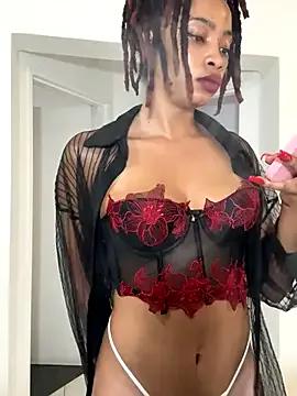 CANDY_LICIOUS from StripChat