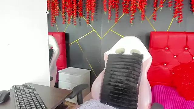 candy_rouss3 from StripChat is Freechat