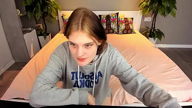 CandyBooms_ from StripChat is Freechat