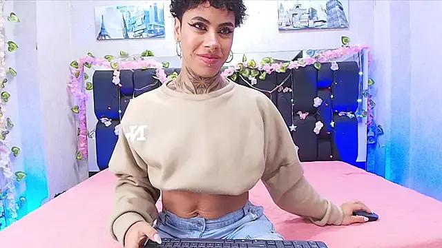 canela_oss from StripChat is Freechat