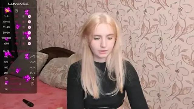 Cara_Goodgirl from StripChat