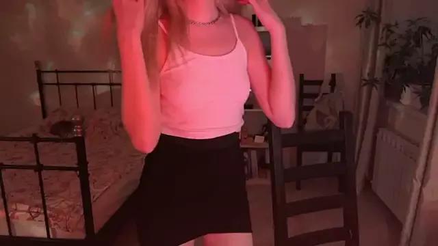 Caramel_Peach from StripChat