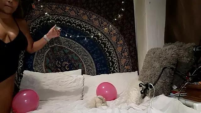 caramelangelxo from StripChat