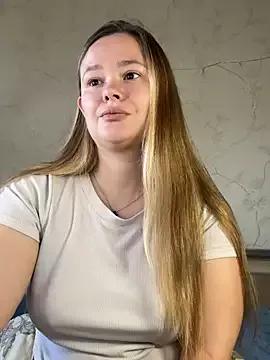 CaramelleLovely from StripChat is Freechat
