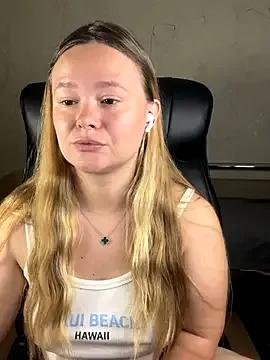 CaramelleSugar_ from StripChat is Freechat