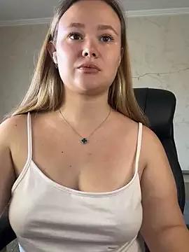 CaramelleSugar_ from StripChat is Freechat