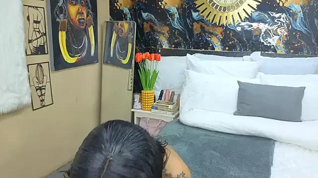 CaramelNatashaxx from StripChat is Freechat