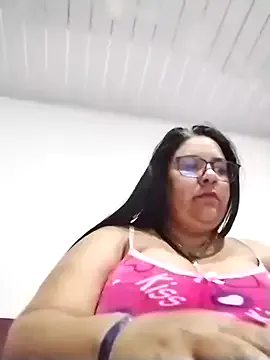 Carameloswing1 on StripChat 