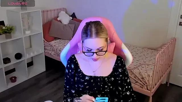 Try our streaming cams variety and talk on a personal level with our adorable girls streamers, showing off their bountiful shapes and dildos.