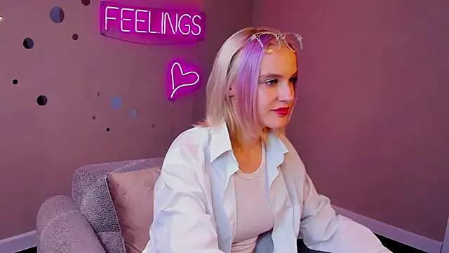 Carolin_Miller from StripChat is Freechat