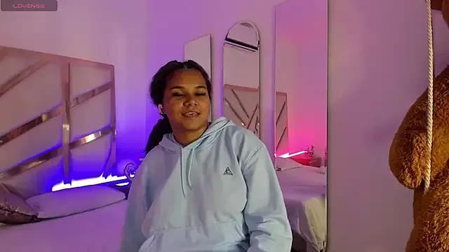 Carolina_Morenna from StripChat is Freechat