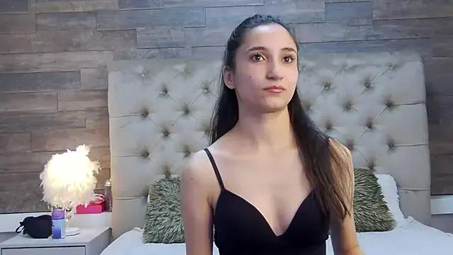 CarolinaBlair from StripChat is Freechat