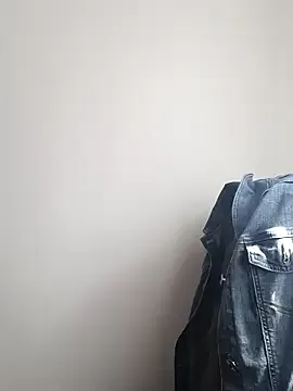 Caroline-17 from StripChat is Freechat