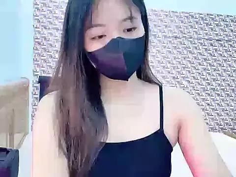 Caroline-babe from StripChat is Freechat