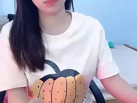Caroline-babe from StripChat is Freechat