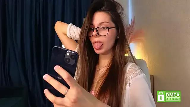 Caroline_Ell from StripChat is Freechat