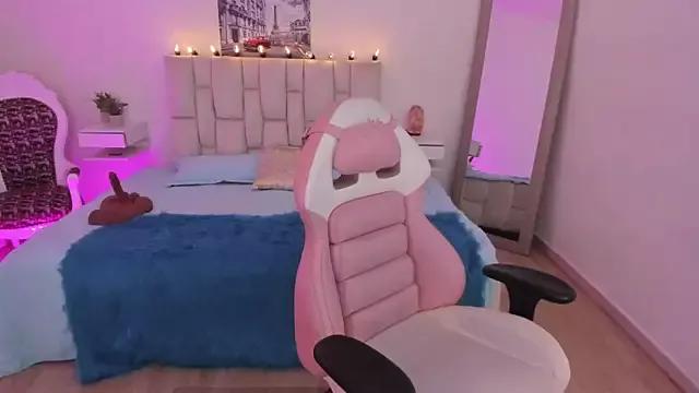 Try our streaming cams variety and talk on a personal level with our adorable girls streamers, showing off their bountiful shapes and dildos.