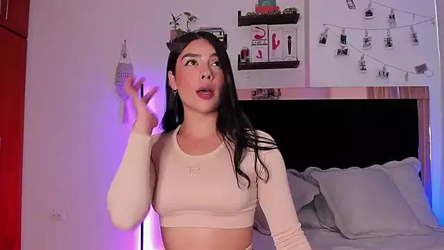 Carorosse from StripChat is Freechat