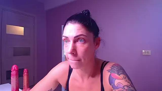 Carrie_Moonshine from StripChat
