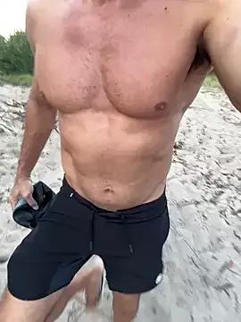 CasadoLutadorBigStuds from StripChat