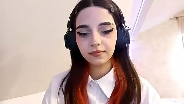 CashmereHeat from StripChat is Freechat