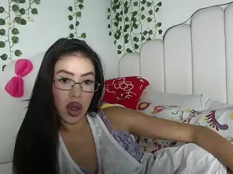 Casie_russell from StripChat is Freechat